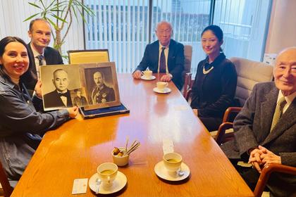 マリエタ・アラバジエヴァ大使はブルガリアに駐在した初代日本全権公使、蜂谷輝雄氏のご子息である蜂谷竹雄氏と面会